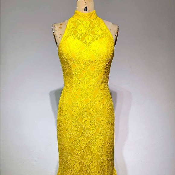 Yellow Mermaid Dress size 4 brand new 5”heels